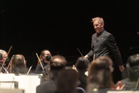 NHSO Celebrates Music Director Alasdair Neale in Finale Performance of Mahler &#038; Price